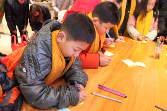 916462829654430437
