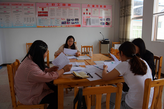 D:\妇联工作siyo\区县采用\20170526\云阳\县妇联召开脱贫工作专题分析会.jpg 916462829654407249