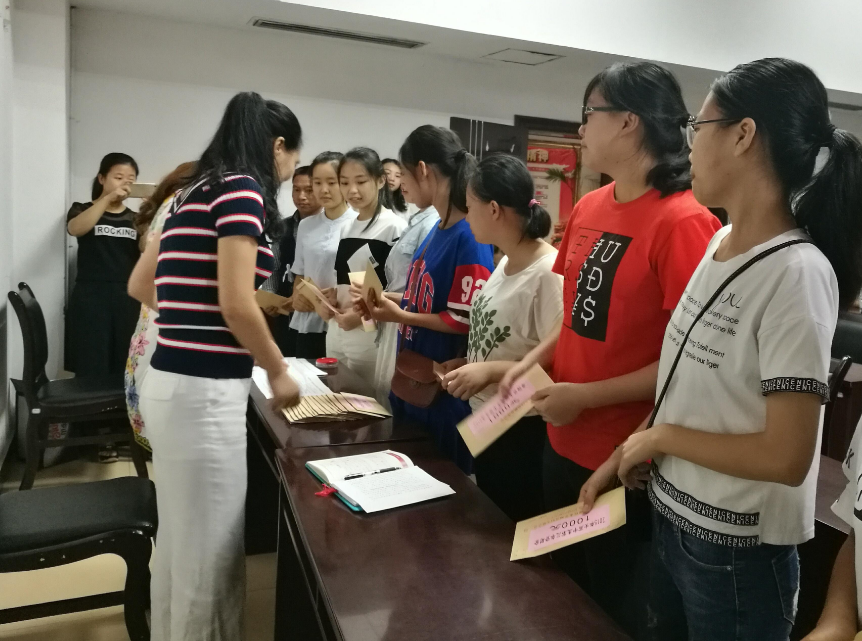 春蕾圆梦行动助学金发放仪式 (1)..png 916462829654408913