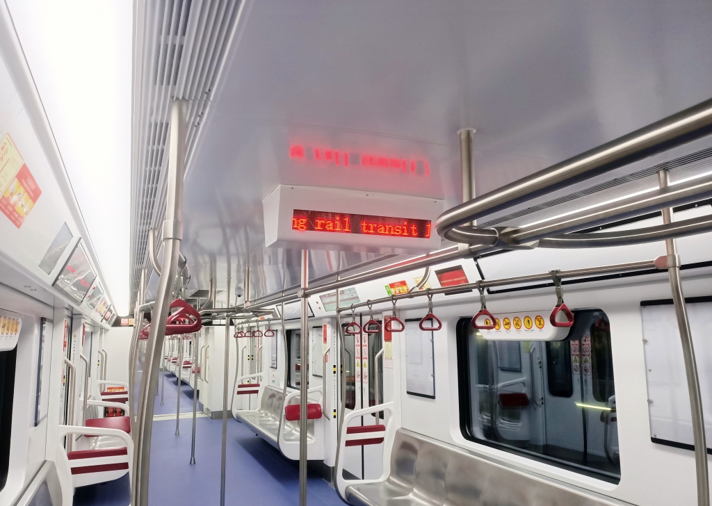 每节车厢新增一组LED显示屏。重庆交通开投轨道集团供图 916462829654401587