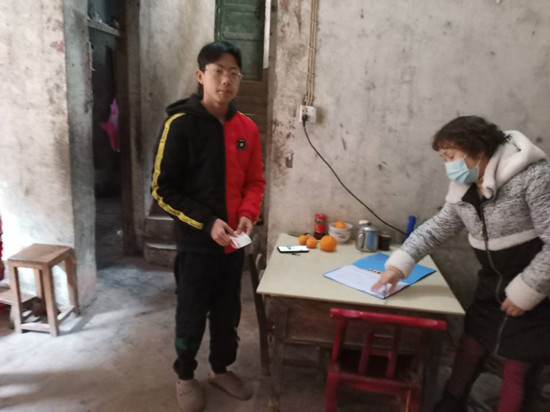 走访慰问困境儿童_副本.jpg 916462829654484645