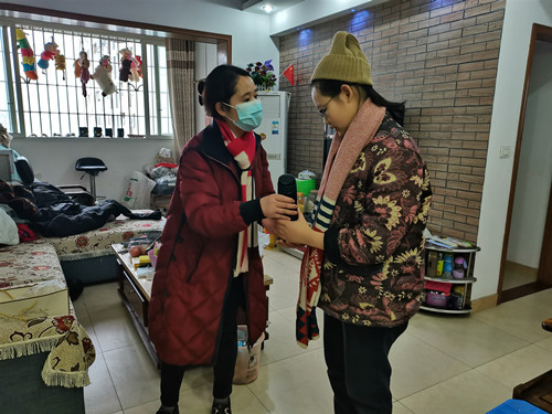 何正慧慰问_副本.jpg 916462829654485583