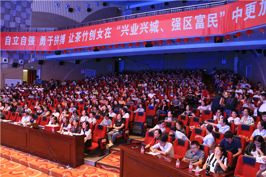 现场观众_副本1.jpg 916462829654482675