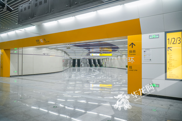 3、轨道10号线南湖站,换乘轨道环线通道。华龙网 首席记者 李裕锟 摄 916462829654850783