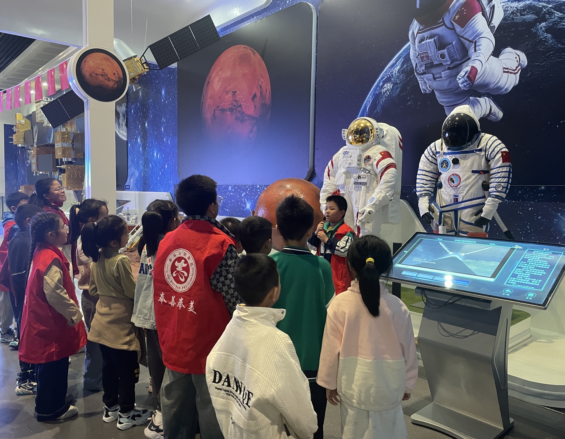 小小讲解员 科技小当家10