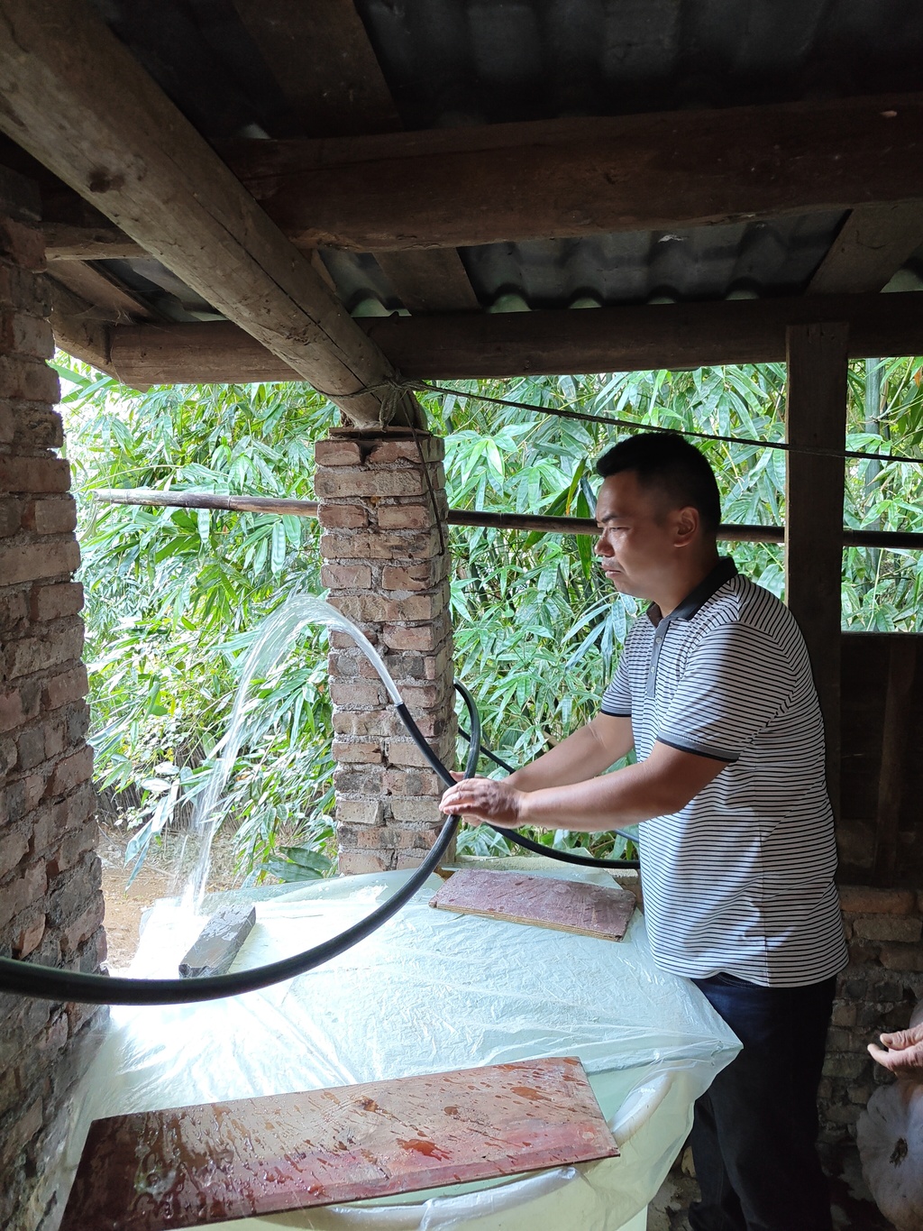 验收入户水管通水情况2