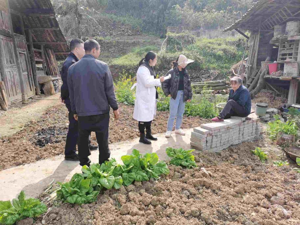 (丰都县)健康中国 母亲行动宣传月活动图片— (送健康知识进万家)